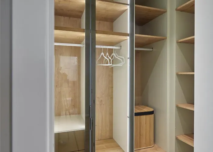 The Swing Burgas City